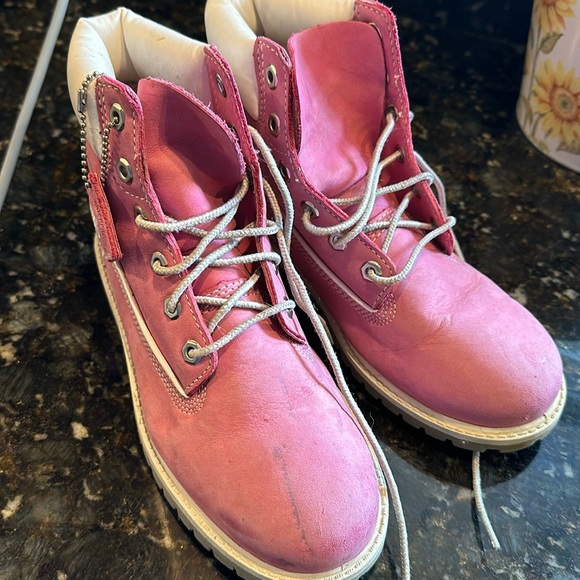 Pink girls timberland boots